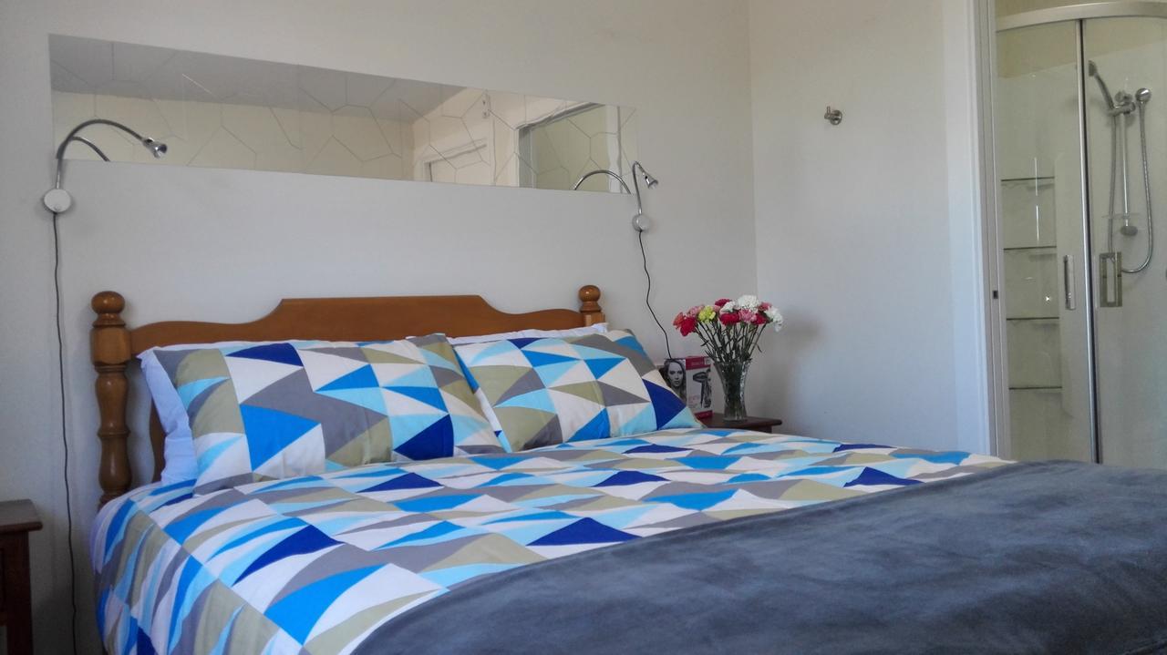 Oxford Queenette Backpackers Bagian luar foto